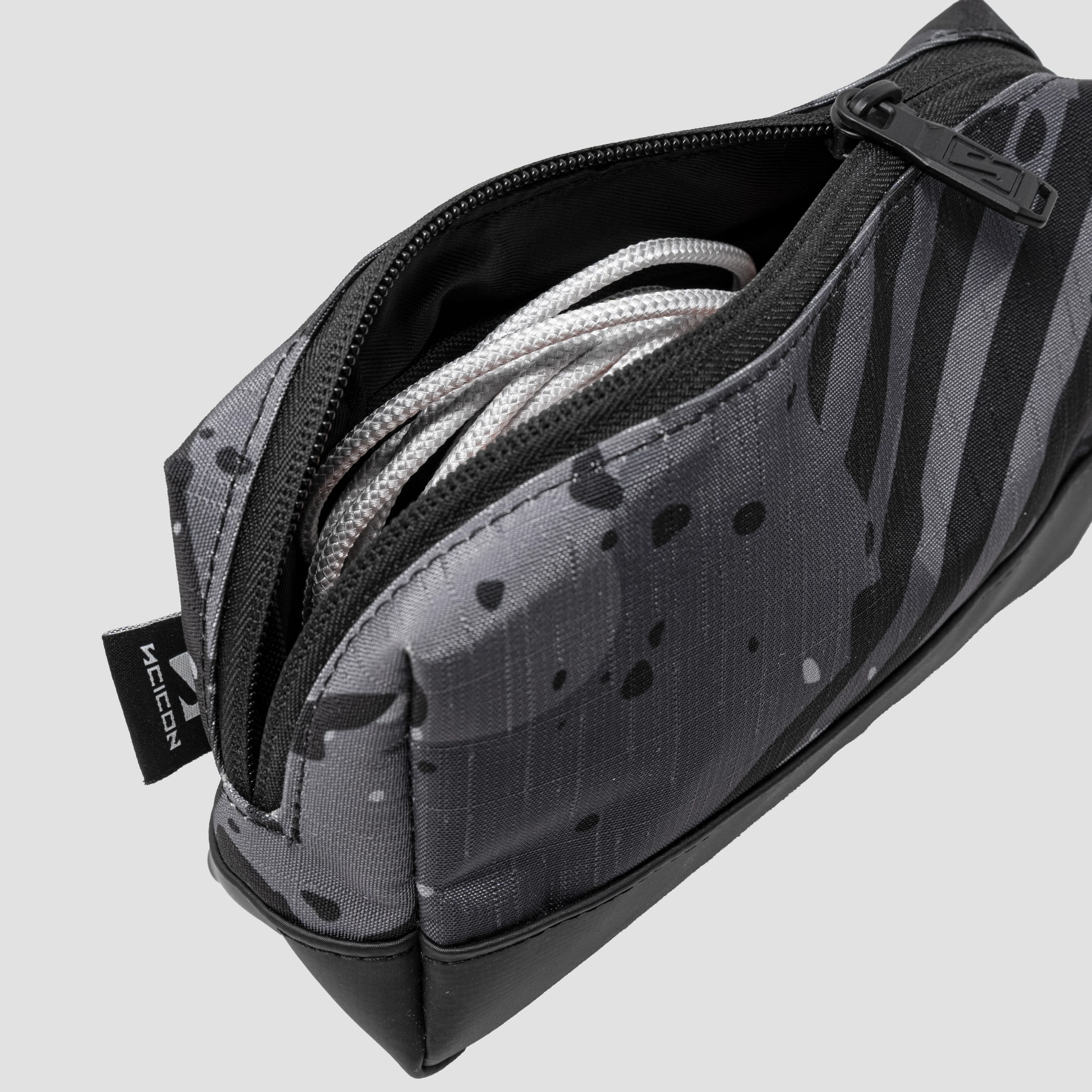 ELECTRONICS TRAVEL POUCH - Image 5